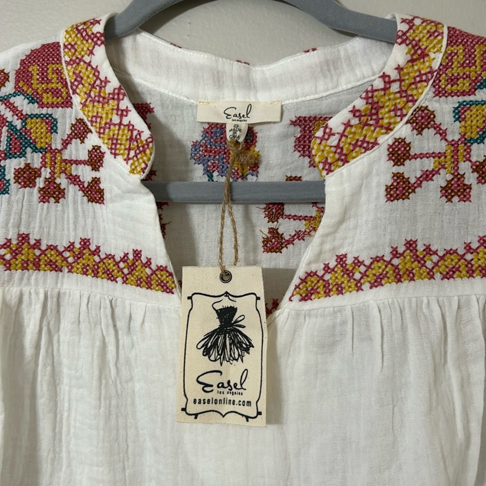 Easel embroidered boho gauze top Size small NWT - Picture 5 of 7